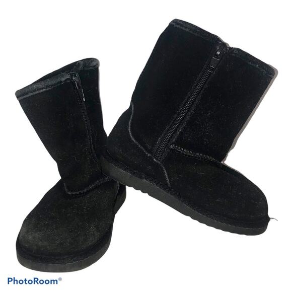 F2 Black Sherpa Black Suede RoundToe Boots Size 7 - Picture 1 of 5